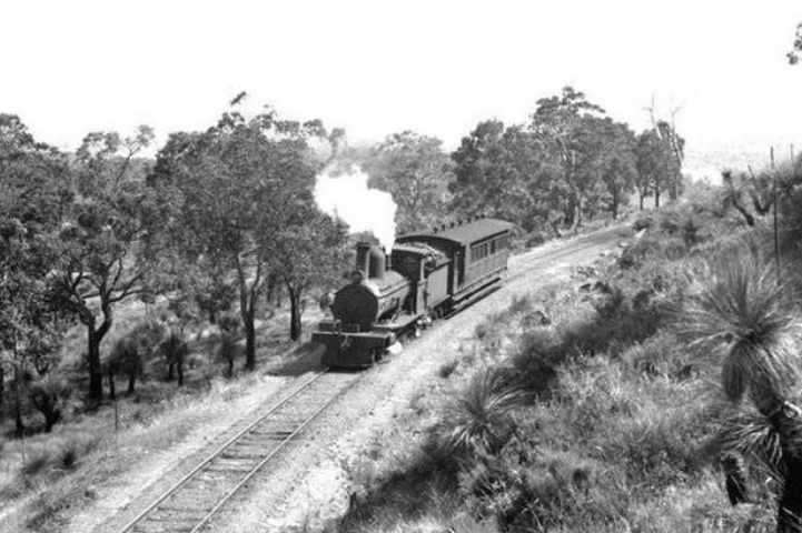 Haynes Street Mural – Observation of time by KATO 
