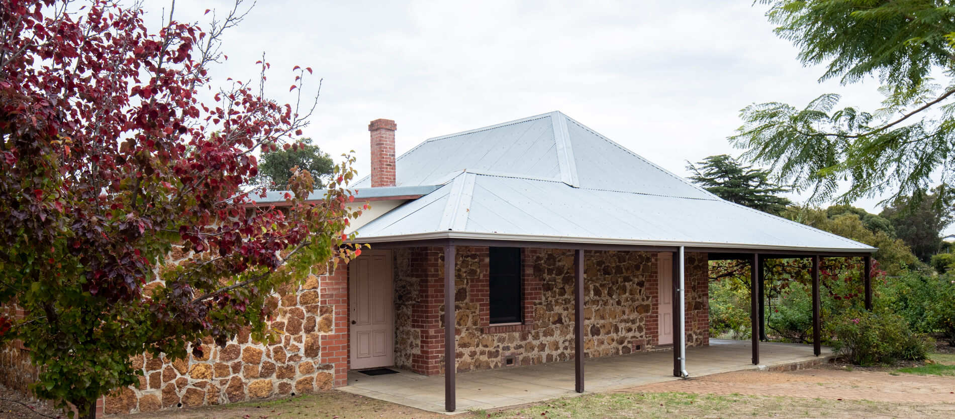 Side view of Falls Farm house located in Lesmurdie