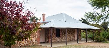 Side view of Falls Farm house located in Lesmurdie