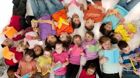 Children reading