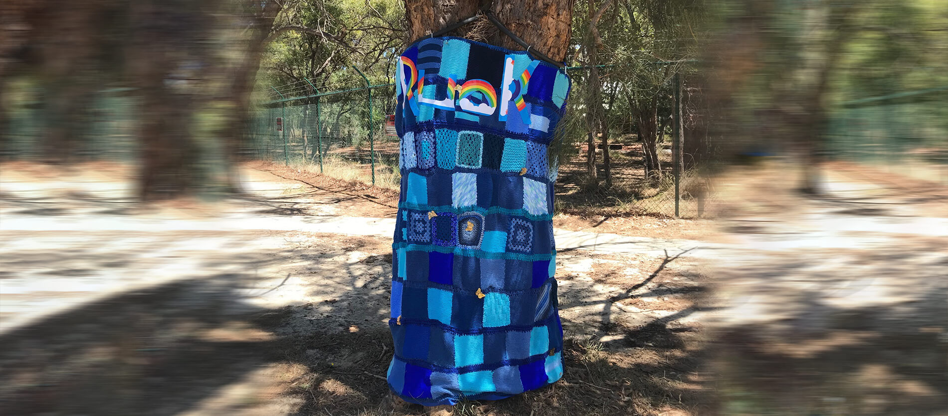 Blue yarn tree located in High Wycombe 