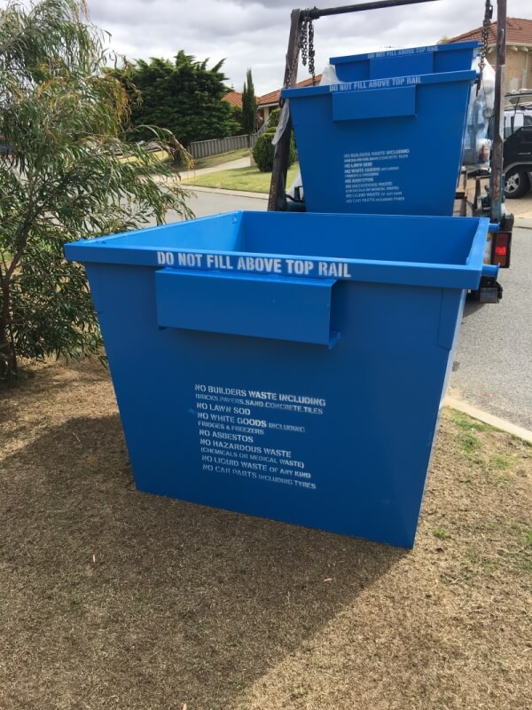 Vertical Blue Waste Bin - 600x800